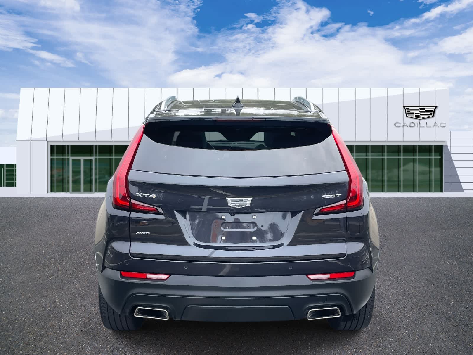 2022 Cadillac XT4 Luxury photo 2