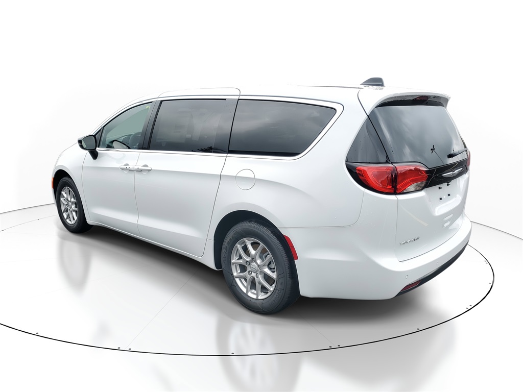2026 Chrysler Voyager LX photo 3