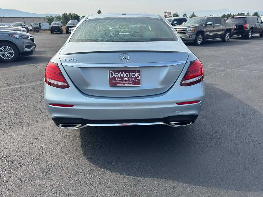 2018 Mercedes Benz E 300 Sedan photo 3