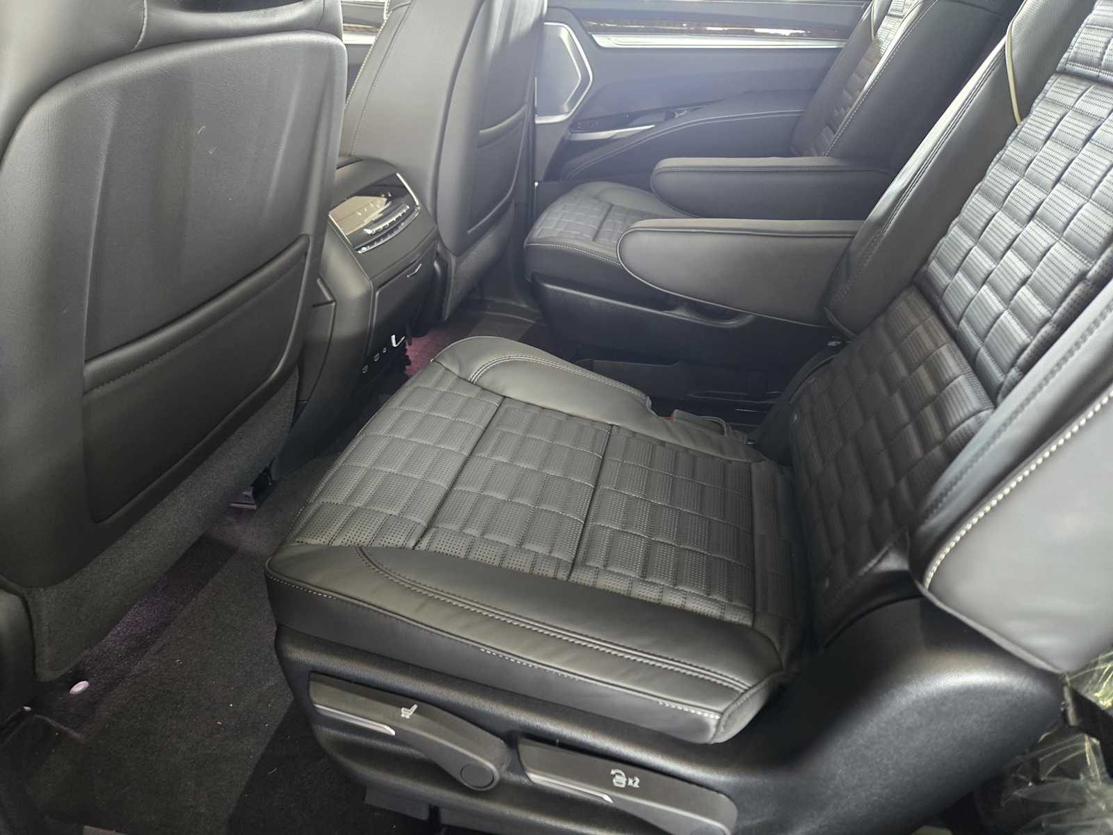 2026 Cadillac Escalade Platinum Sport photo 17