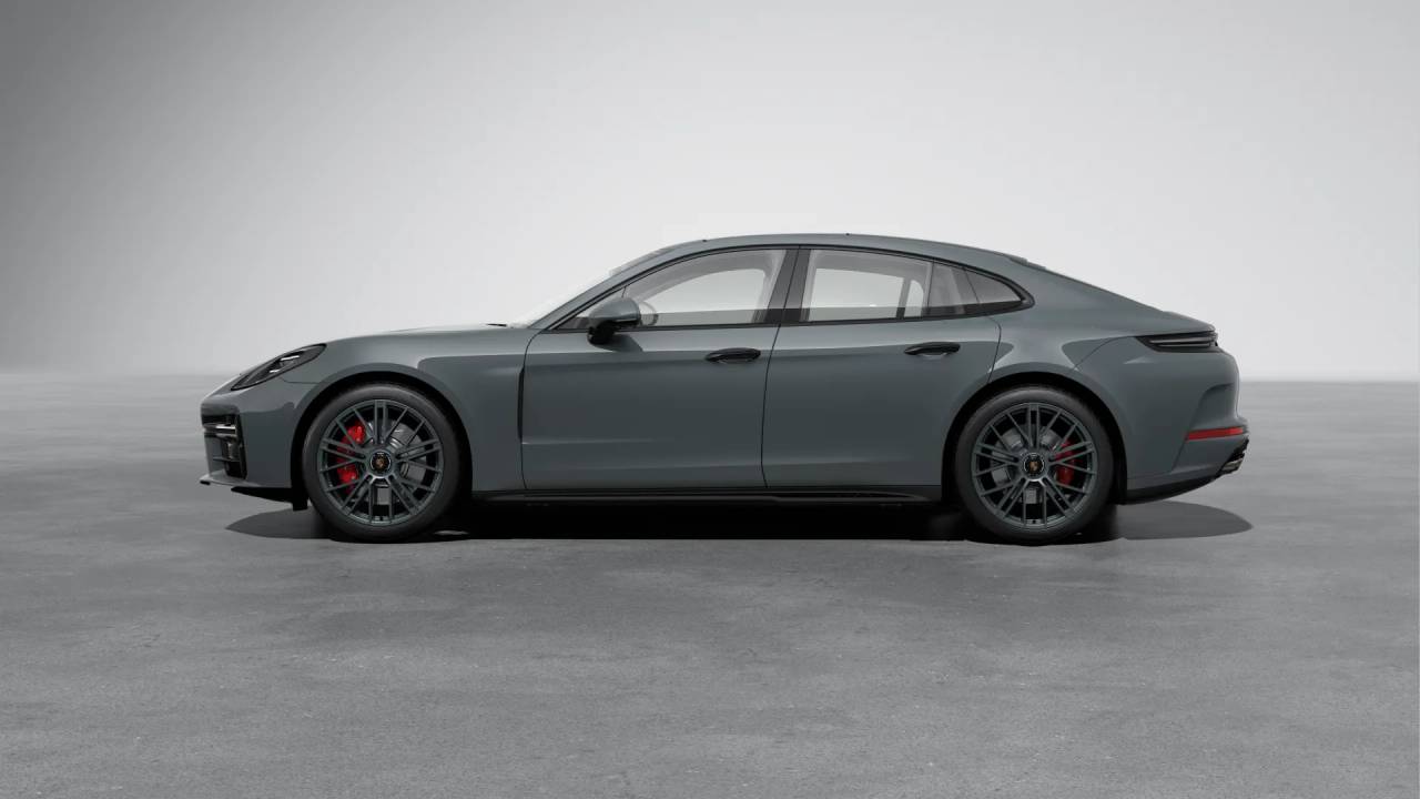 2026 Porsche Panamera GTS photo 2