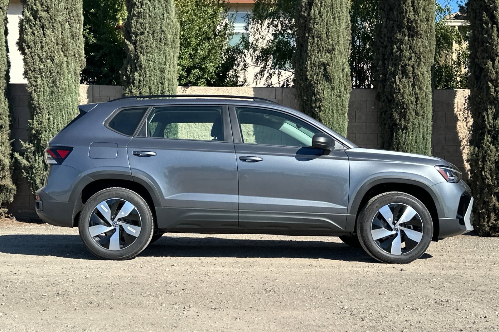 2025 Volkswagen Taos S photo 3