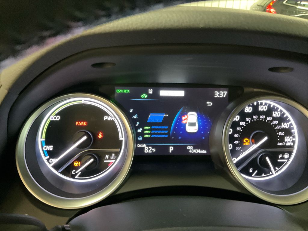 2022 Toyota Camry Hybrid XLE photo 15