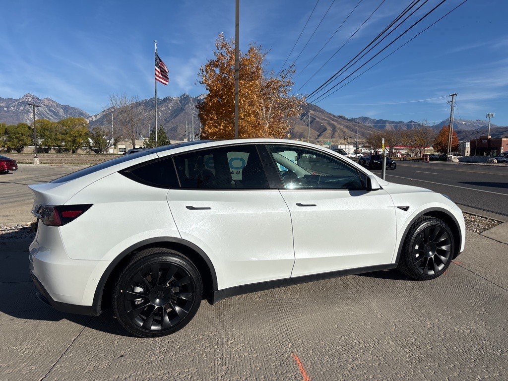 2022 Tesla Model Y Long Range photo 4