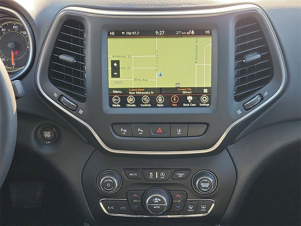 2023 Jeep Cherokee Altitude Lux photo 16