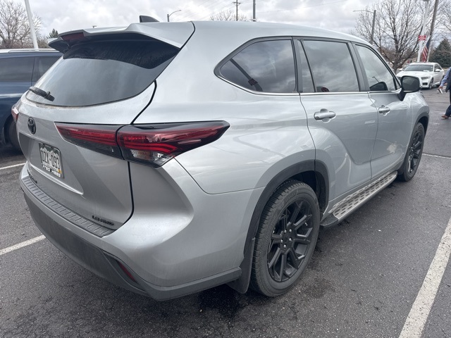 2024 Toyota Highlander LE photo 4