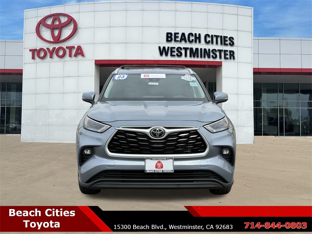 2023 Toyota Highlander XLE photo 3