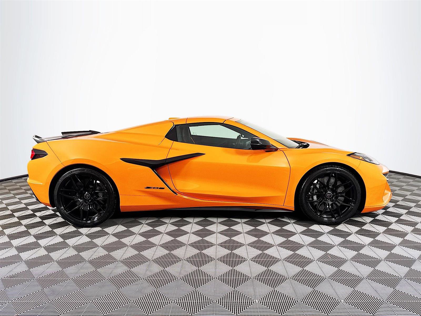 2023 Chevrolet Corvette Z06 3LZ Convertible photo 4