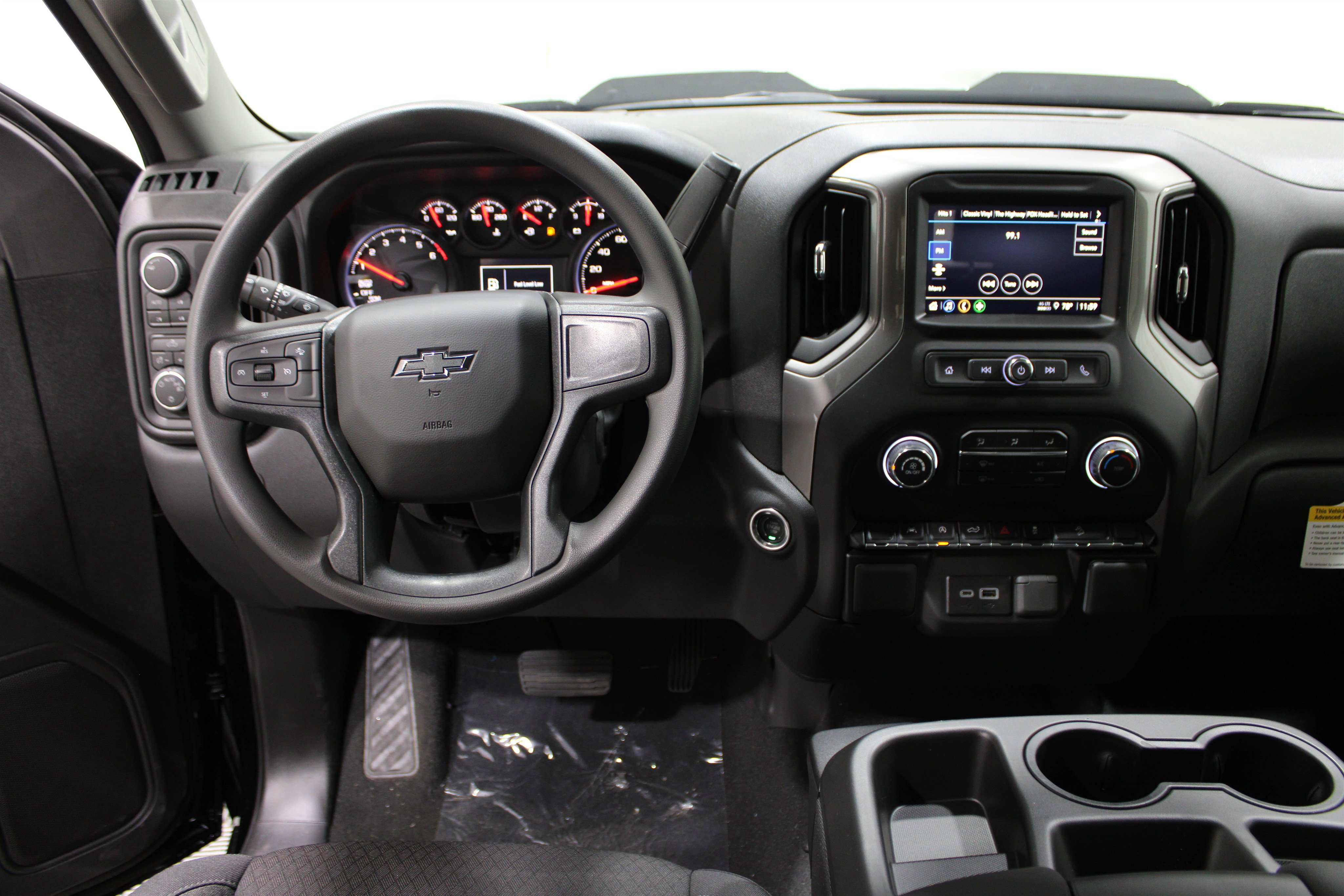 2026 Chevrolet Silverado 1500 Custom Trail Boss photo 2
