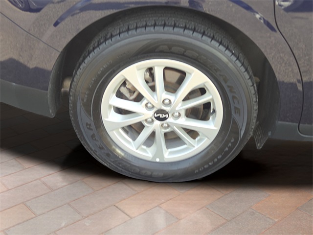 2024 Kia Carnival LX photo 4