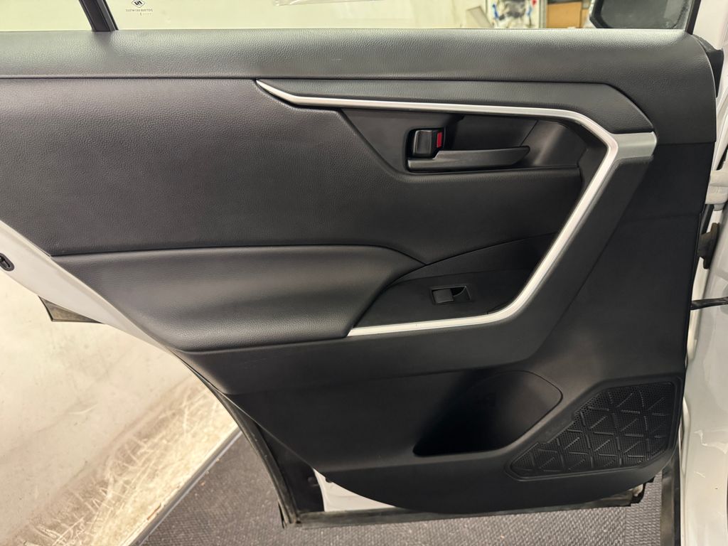 2023 Toyota RAV4 Hybrid LE photo 12