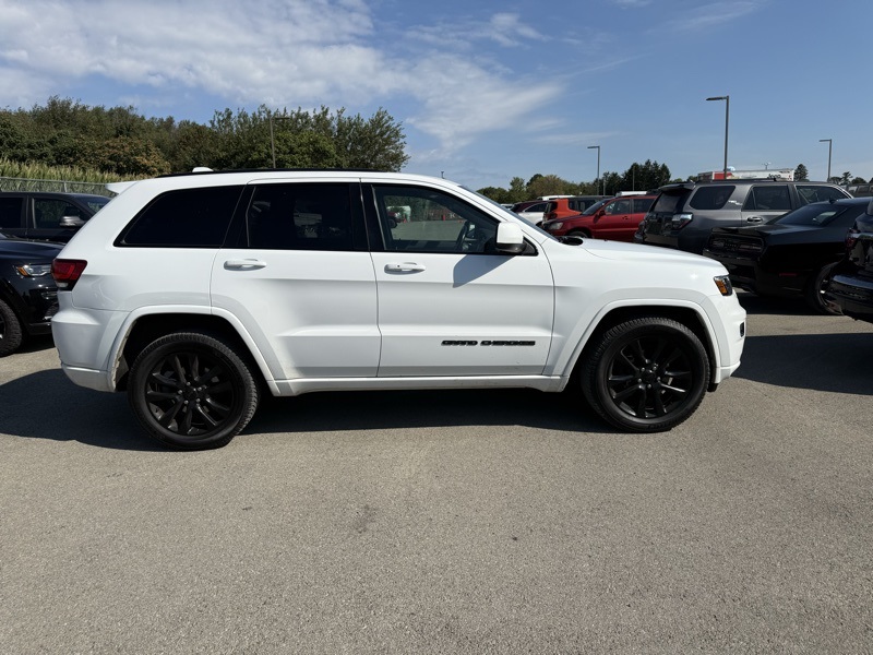 2020 Jeep Grand Cherokee Altitude photo 5
