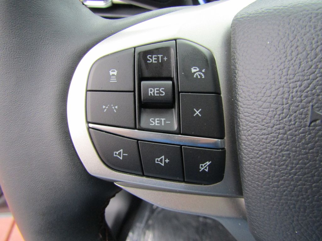 2025 Ford Explorer photo 14