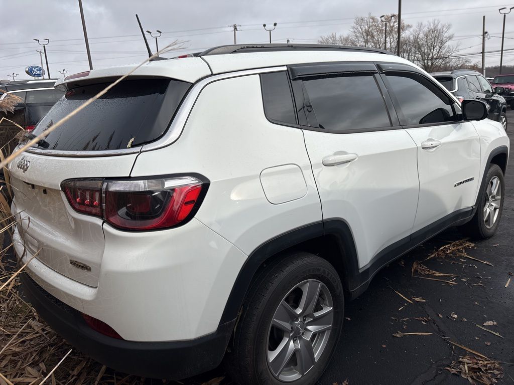 2022 Jeep Compass Latitude photo 3
