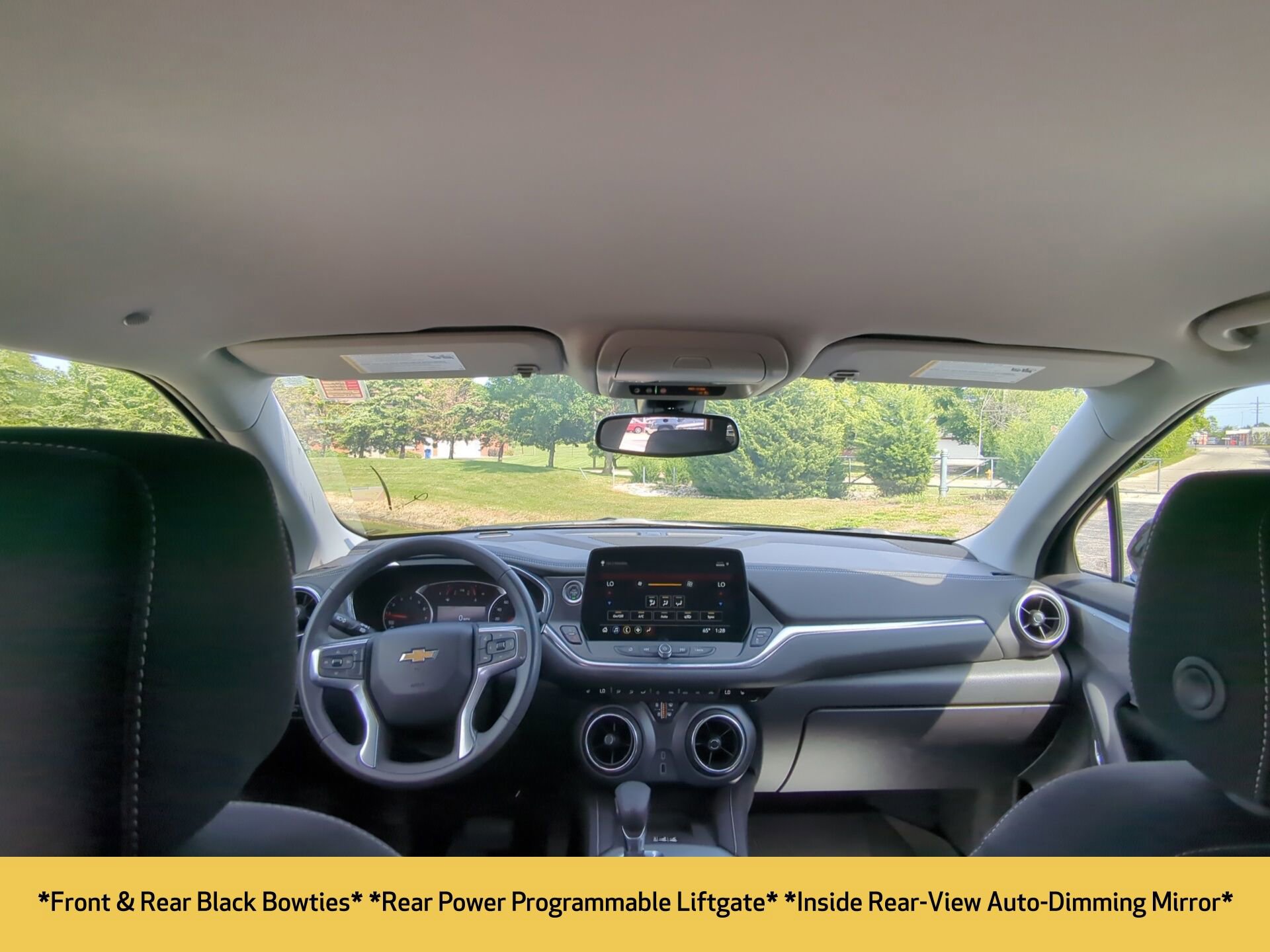 2023 Chevrolet Blazer 2LT photo 3