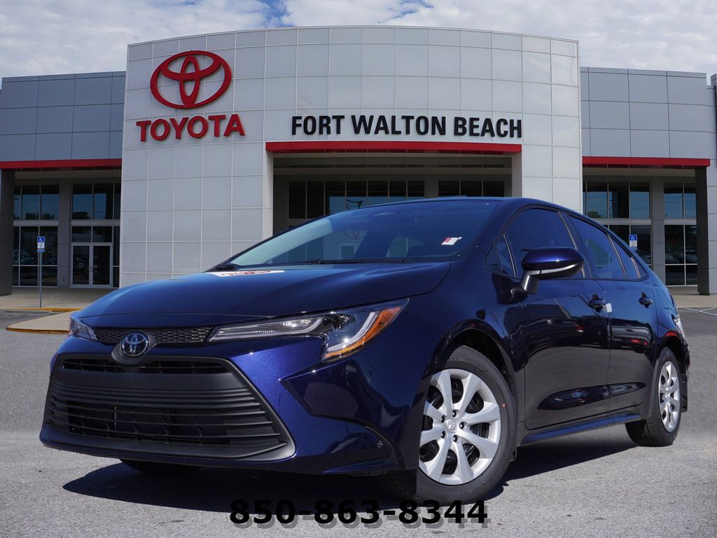 2025 Toyota Corolla LE's photo