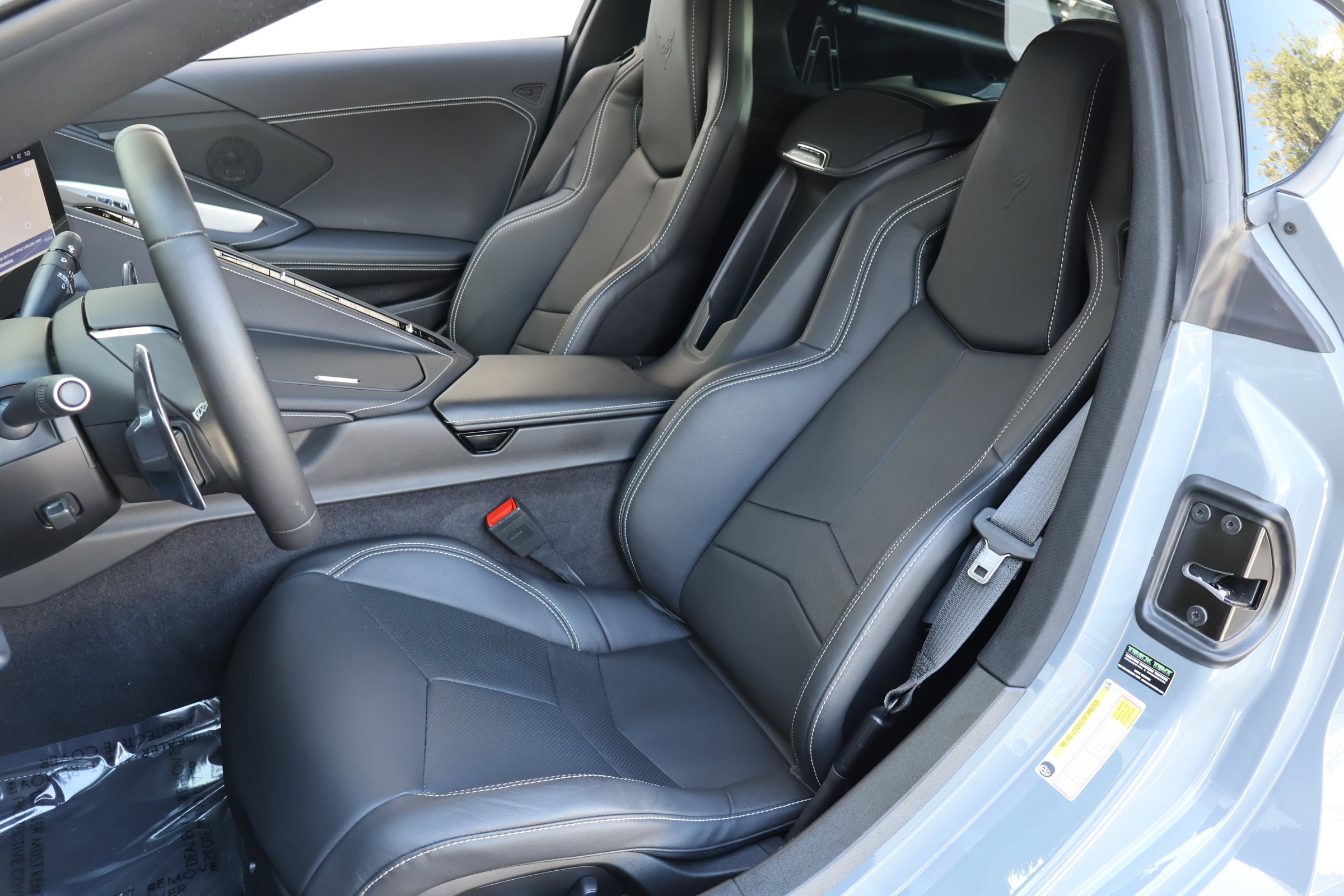 2024 Chevrolet Corvette Stingray 1LT photo 2
