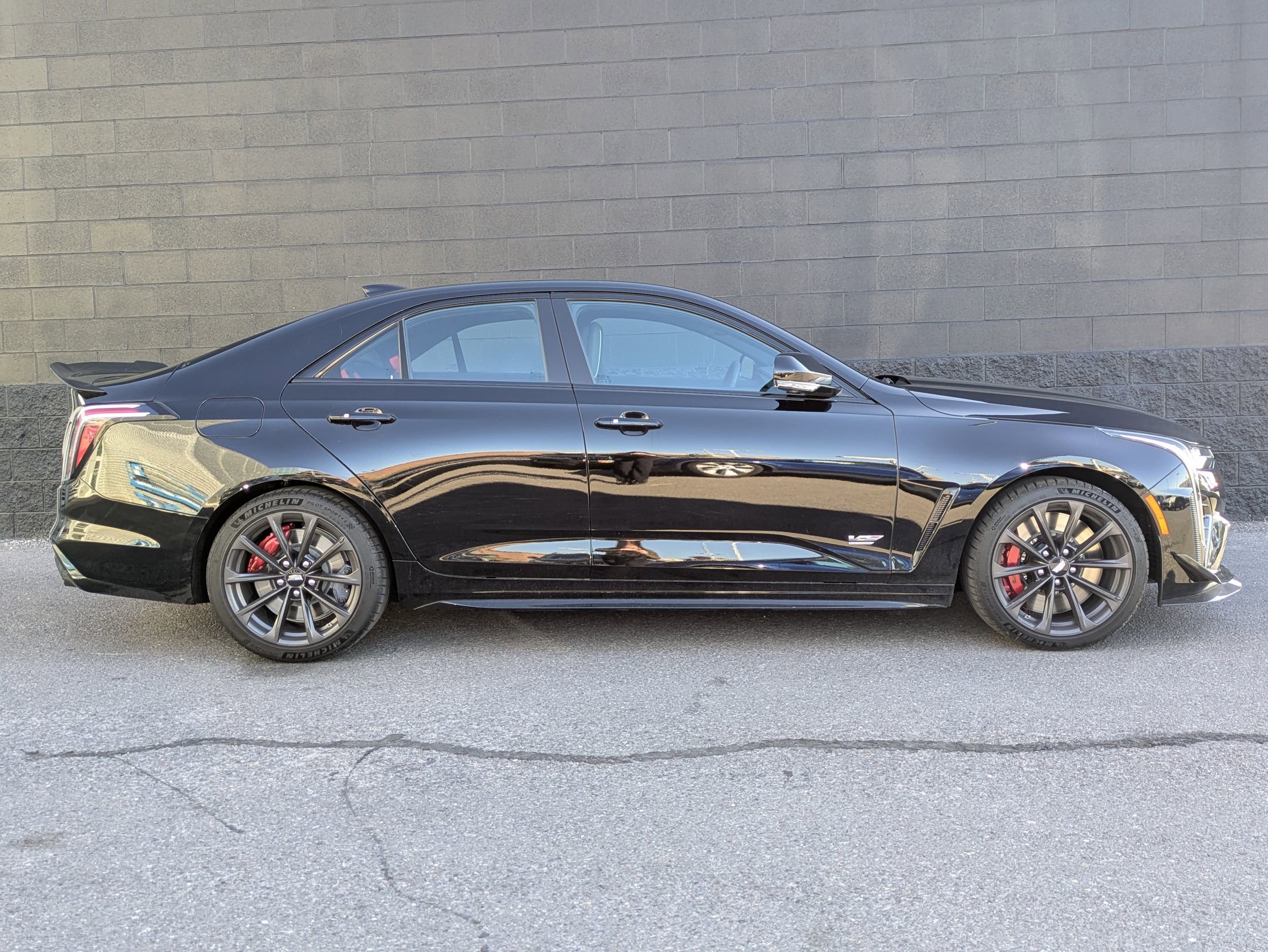 2025 Cadillac CT4 Blackwing photo 4