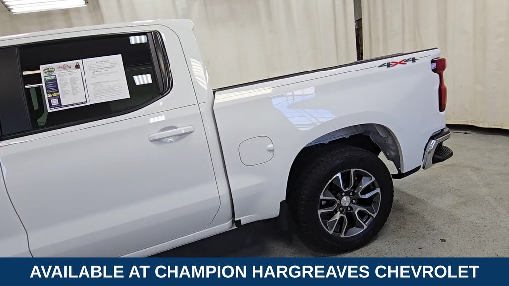 2024 Chevrolet Silverado 1500 LT photo 4