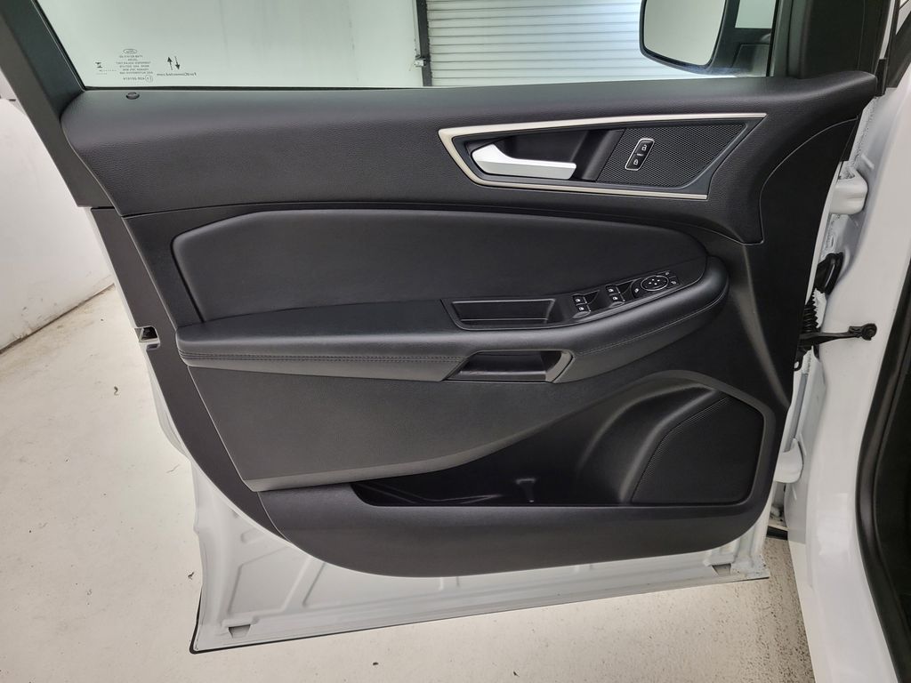 2024 Ford Edge SEL photo 24