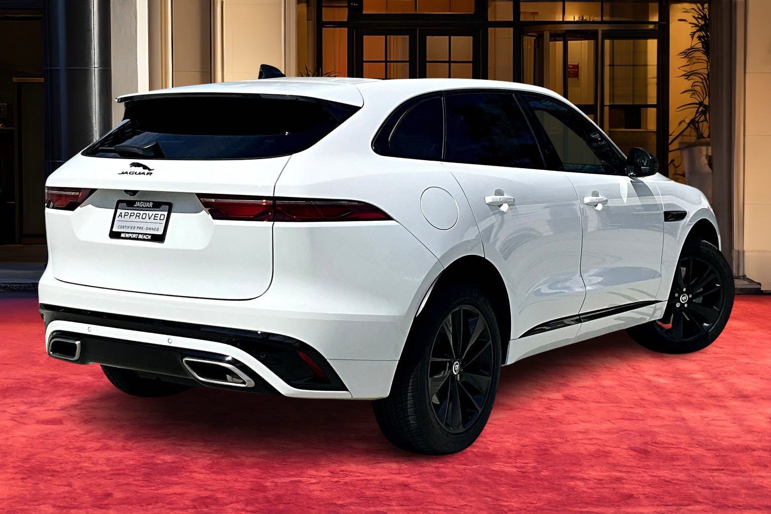 2024 Jaguar F-PACE P400 R-Dynamic S photo 11