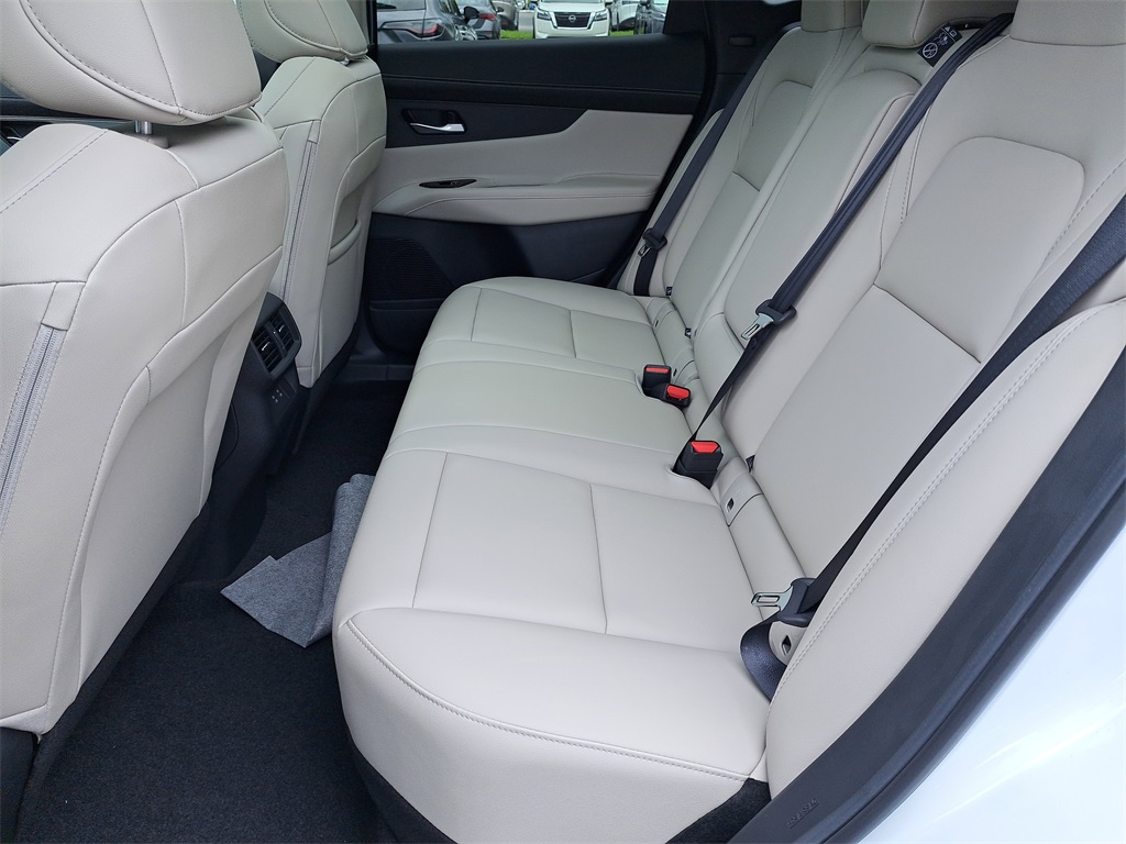 2025 Nissan Murano SL photo 12