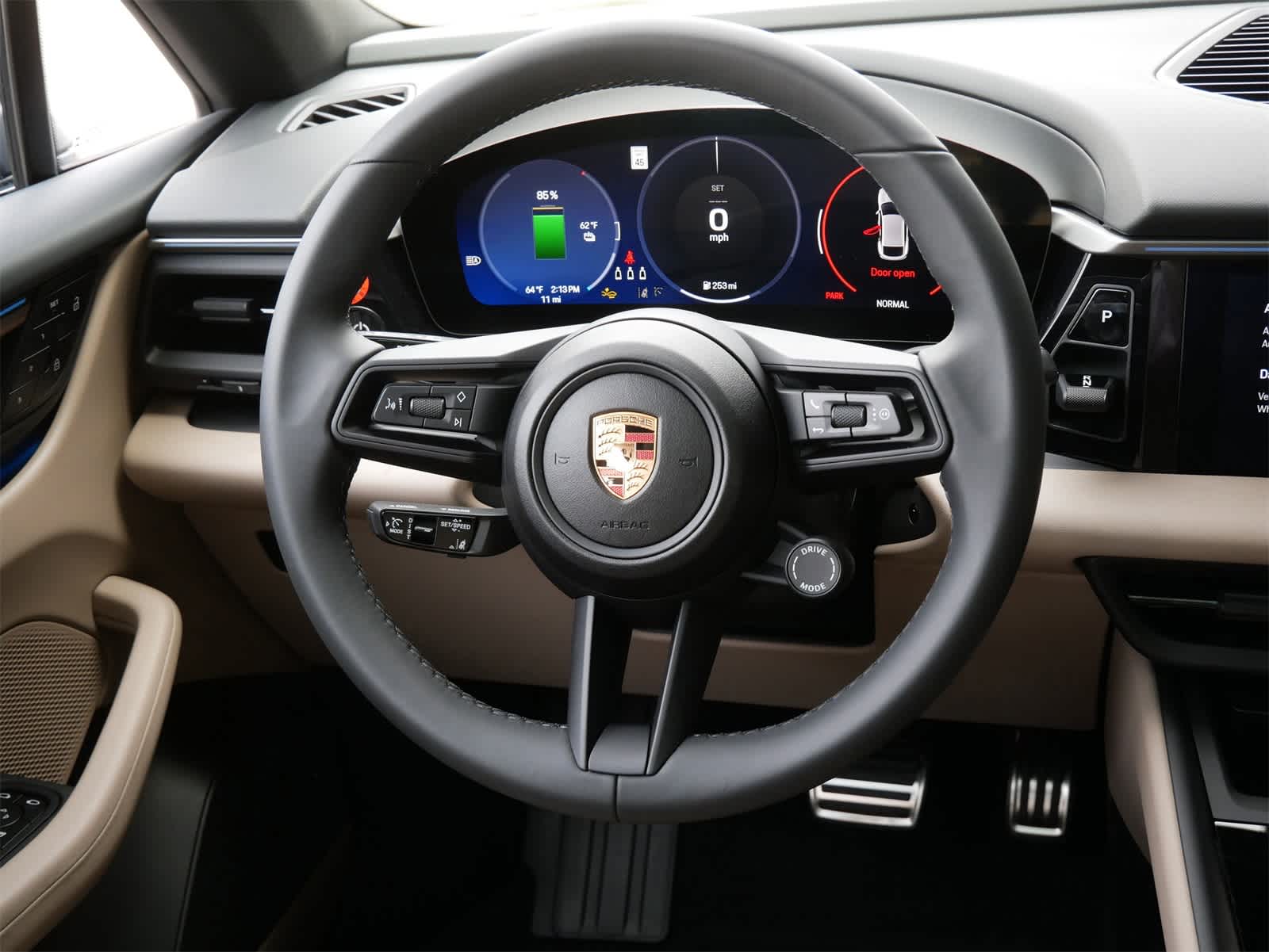 2025 Porsche Macan Electric photo 10