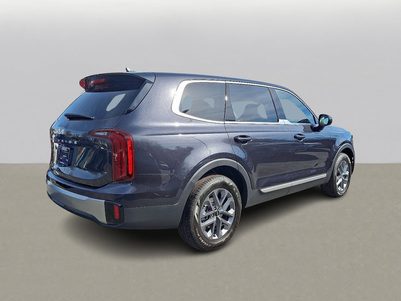 2025 Kia Telluride LX photo 2