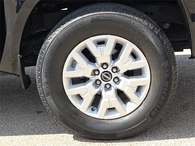 2022 Nissan Frontier SV Crew Cab photo 7