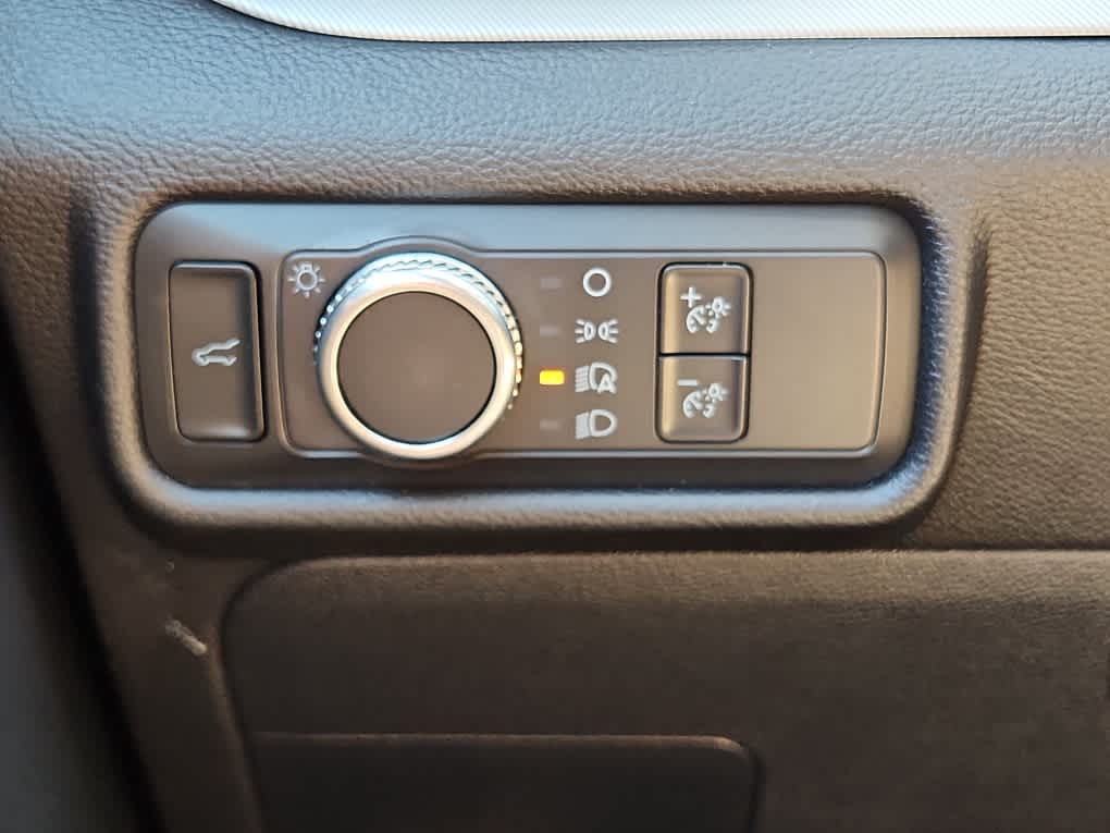 2020 Ford Explorer XLT photo 19