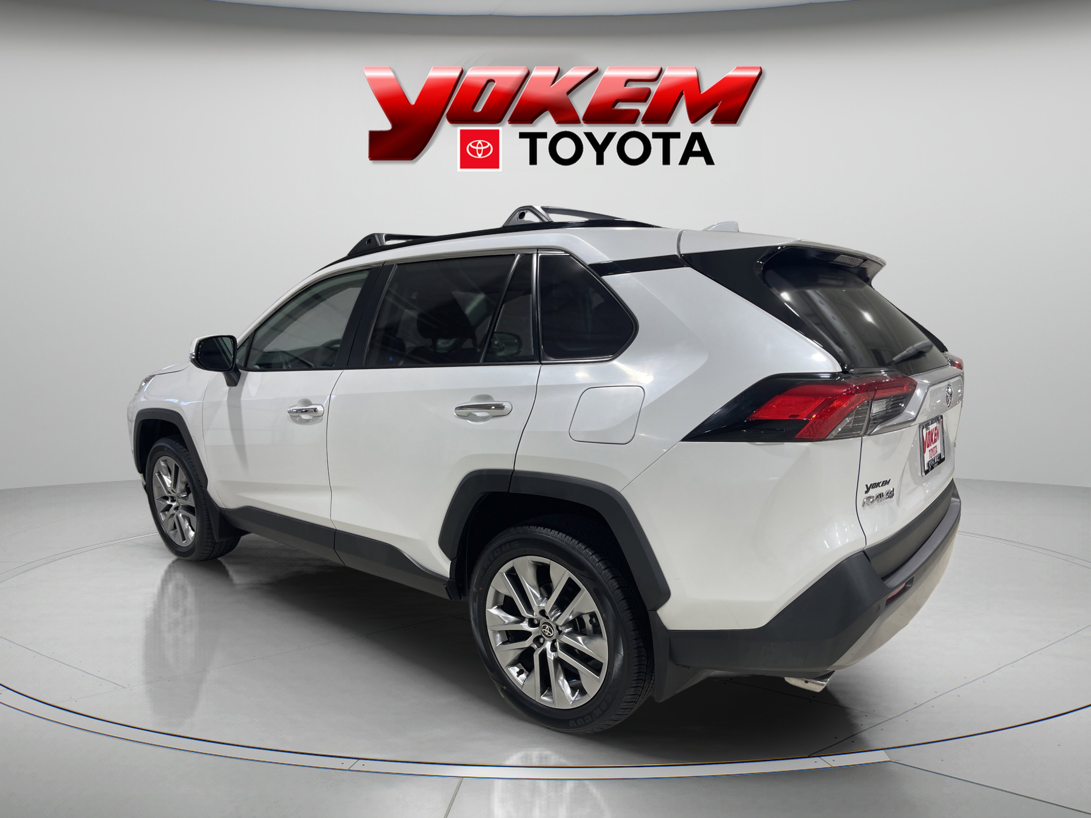 2023 Toyota RAV4 Limited photo 2