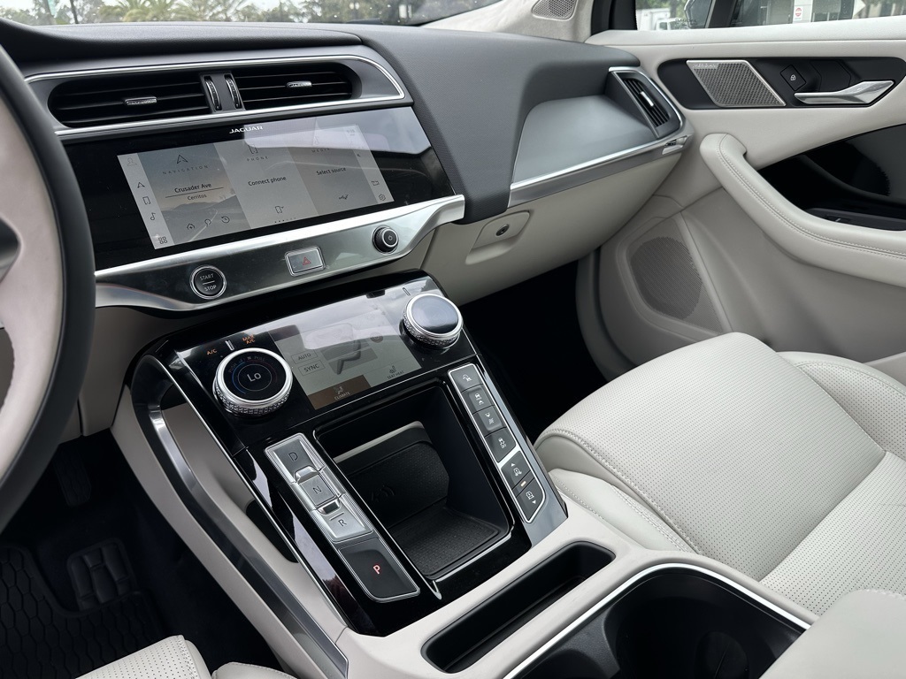 2024 Jaguar I-PACE HSE photo 14