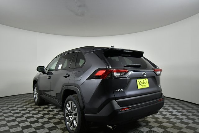 2025 Toyota RAV4 XLE Premium photo 9