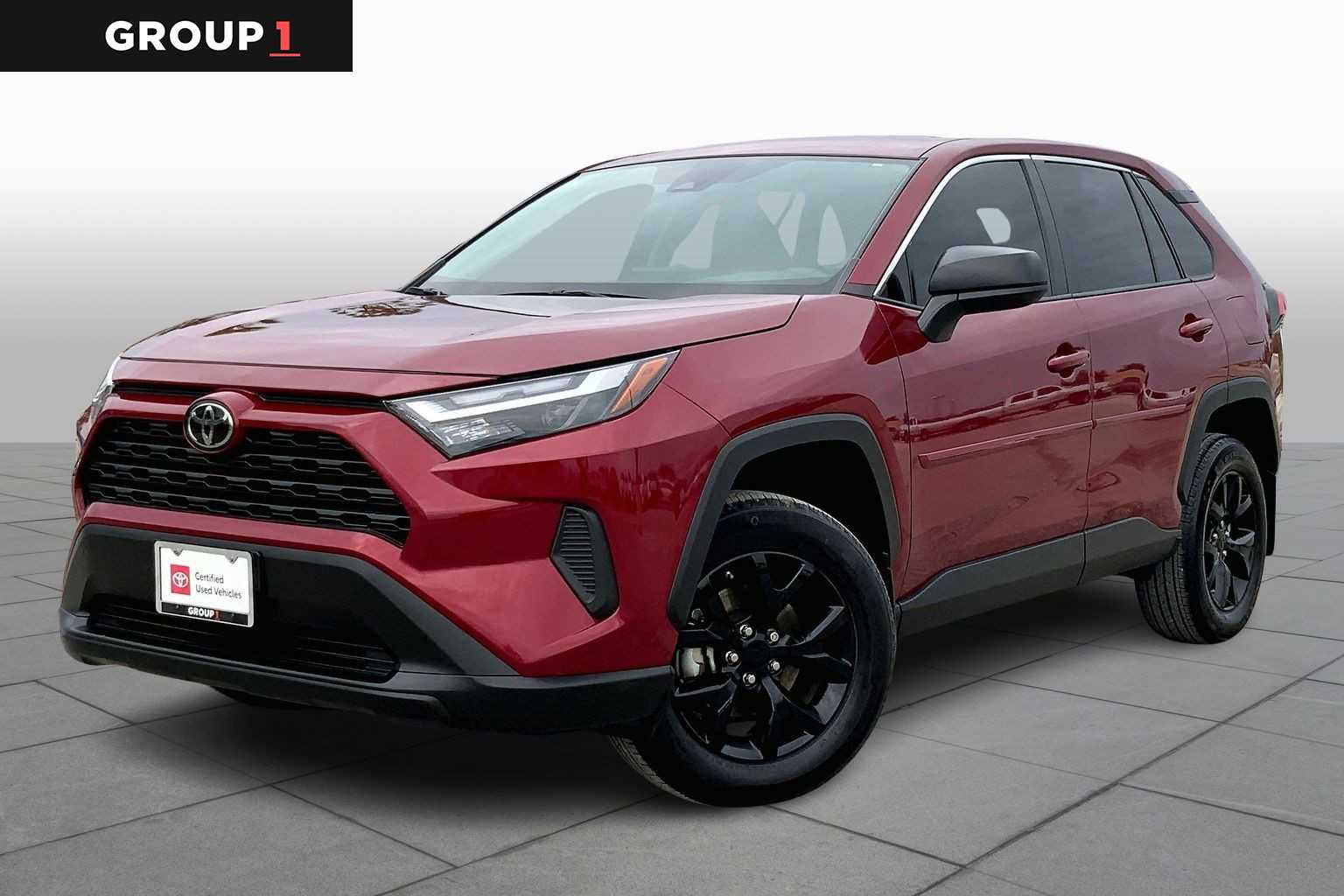 2024 Toyota RAV4 LE's photo
