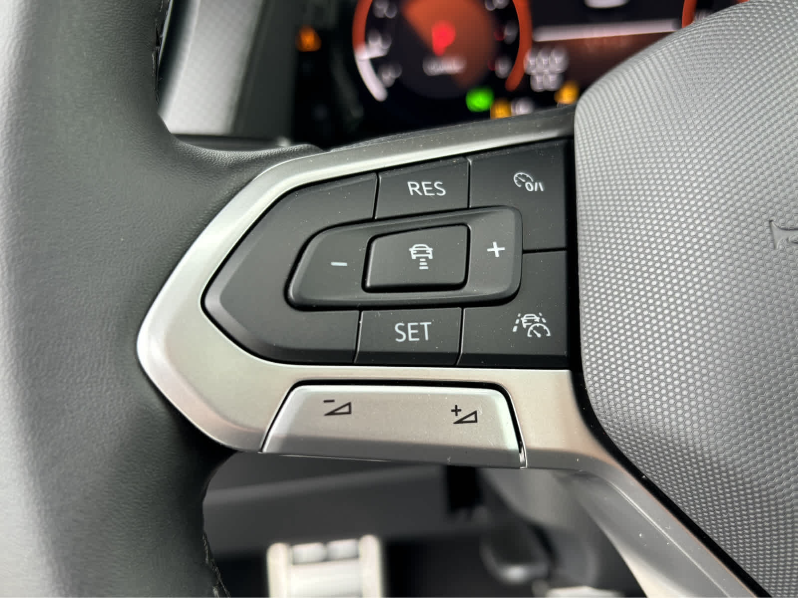 2024 Volkswagen Atlas Peak Edition SEL photo 13