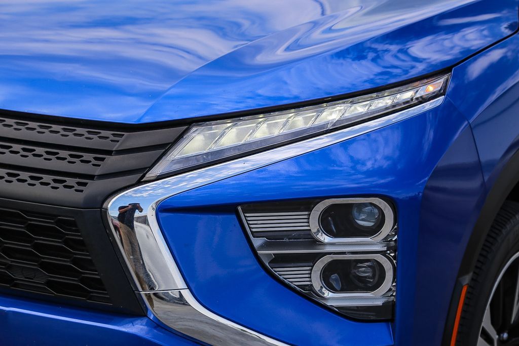 2024 Mitsubishi Eclipse Cross SE photo 4