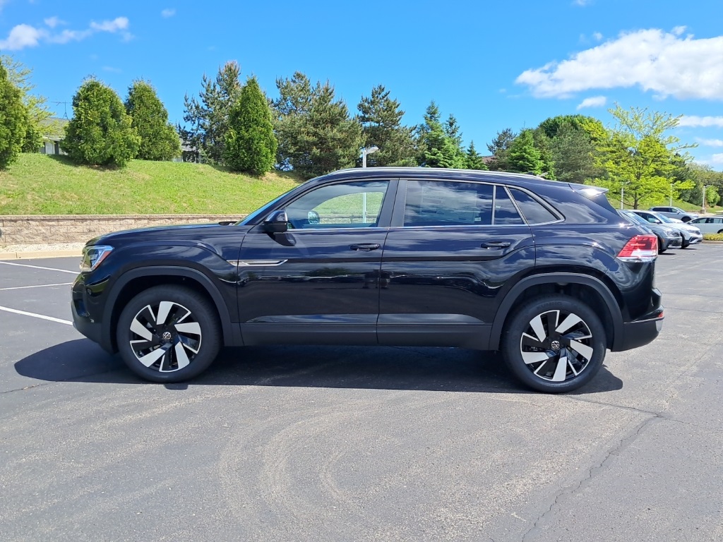 2025 Volkswagen Atlas Cross Sport SE Technology photo 3