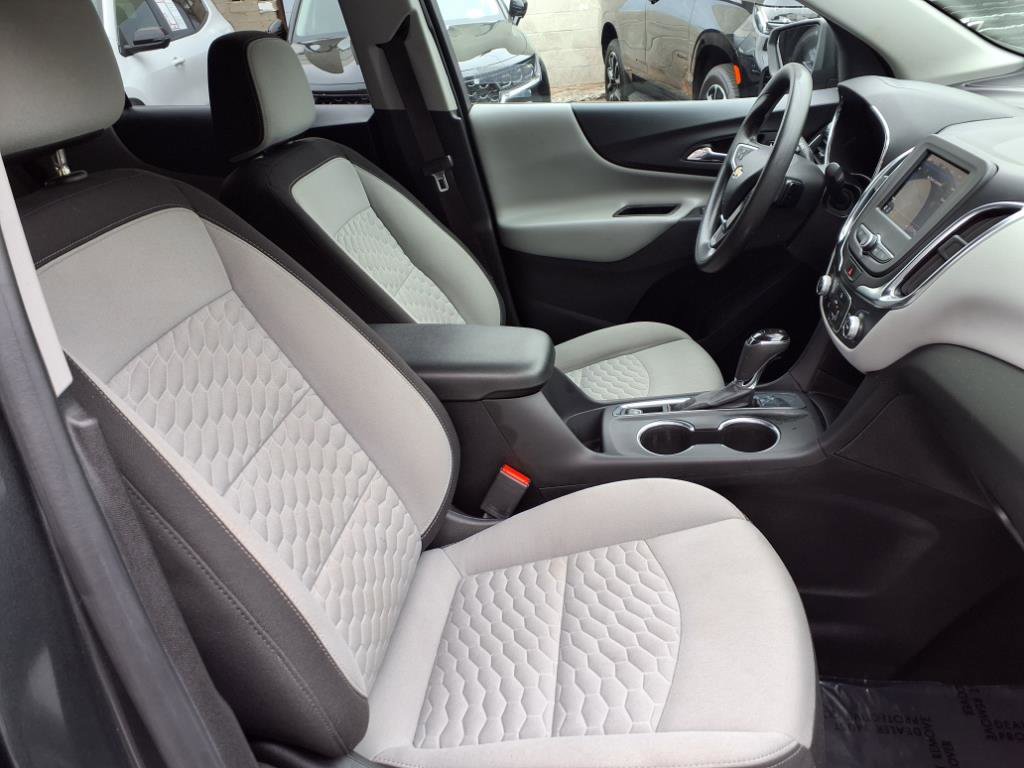 2021 Chevrolet Equinox LS photo 23