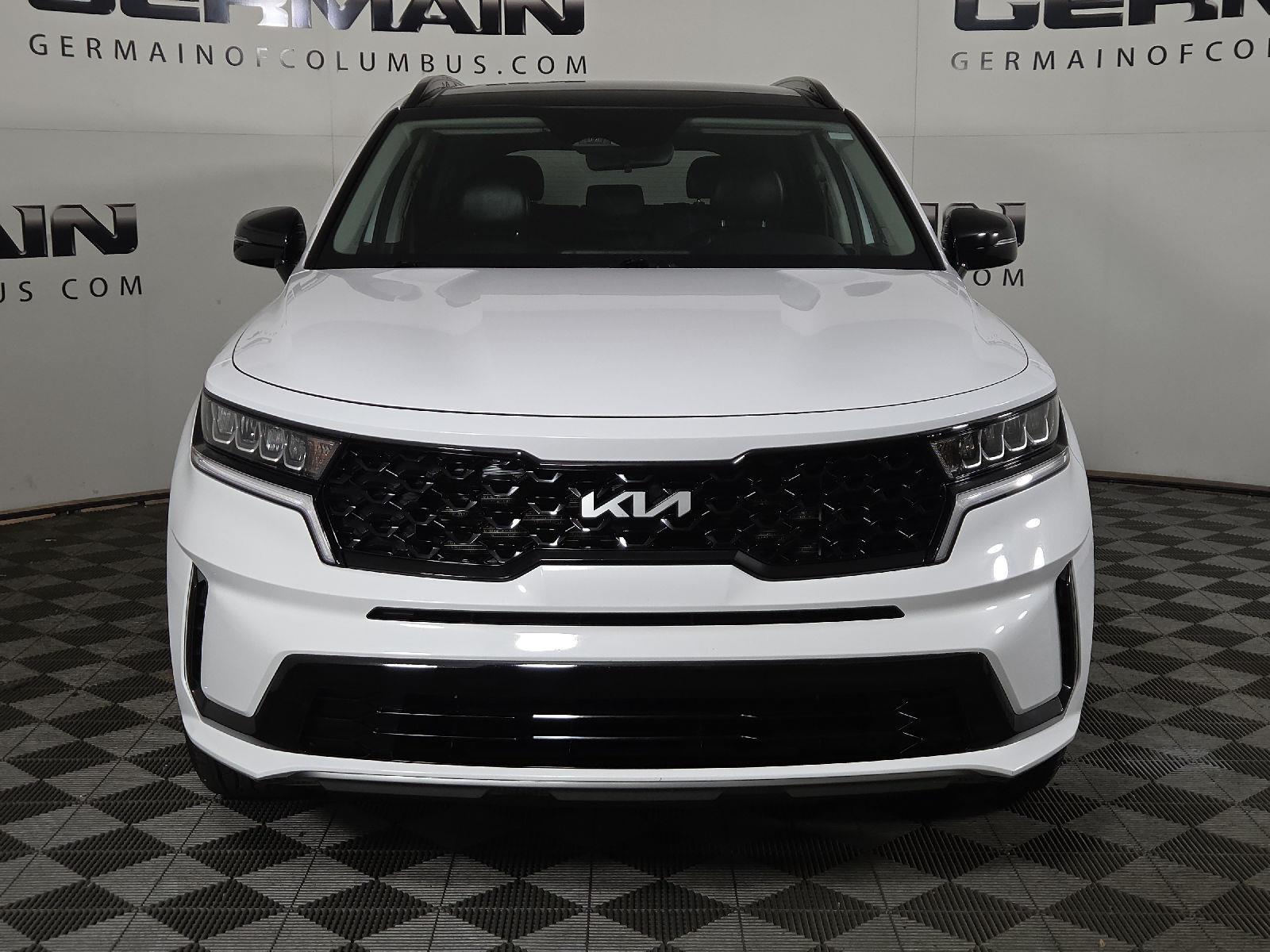 2022 Kia Sorento S photo 2