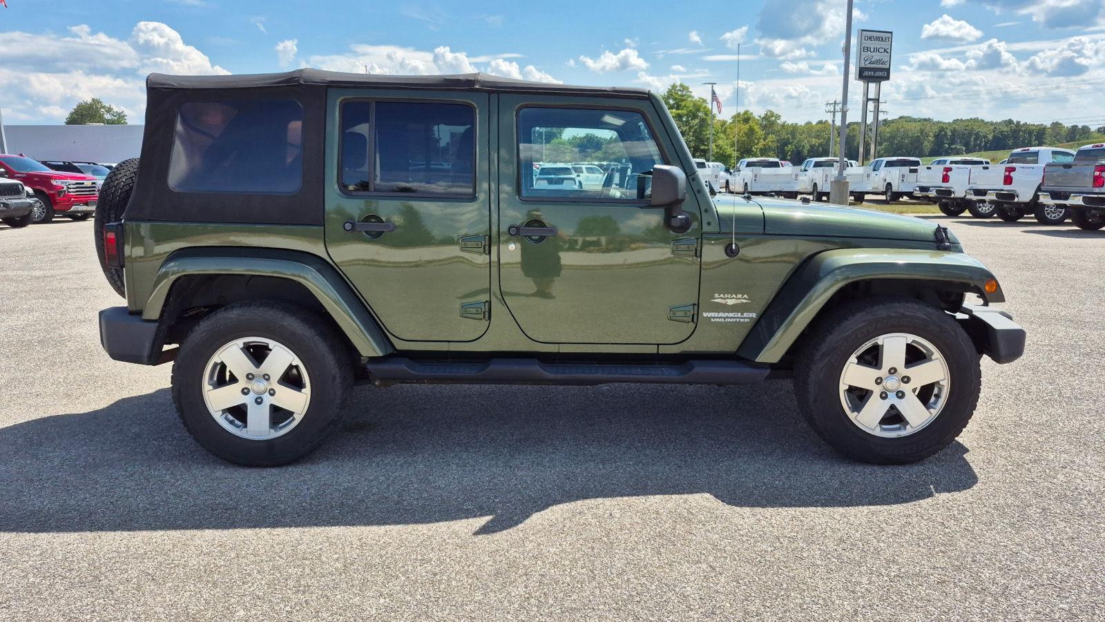 2008 Jeep Wrangler Unlimited Sahara photo 4