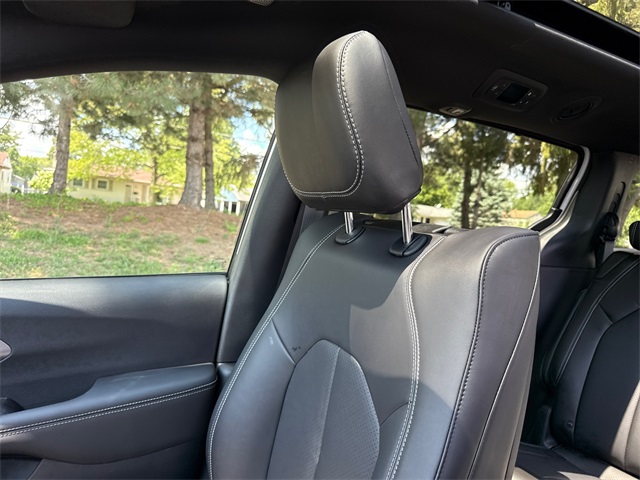 2026 Chrysler Pacifica photo 22