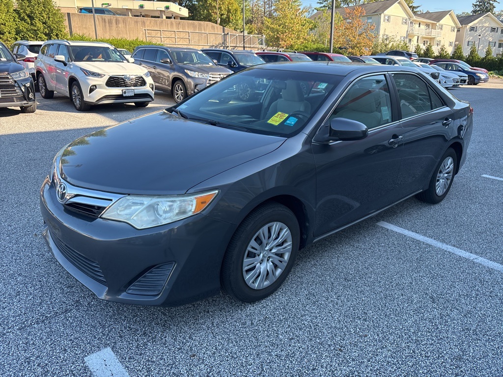 2012 Toyota Camry LE photo 2