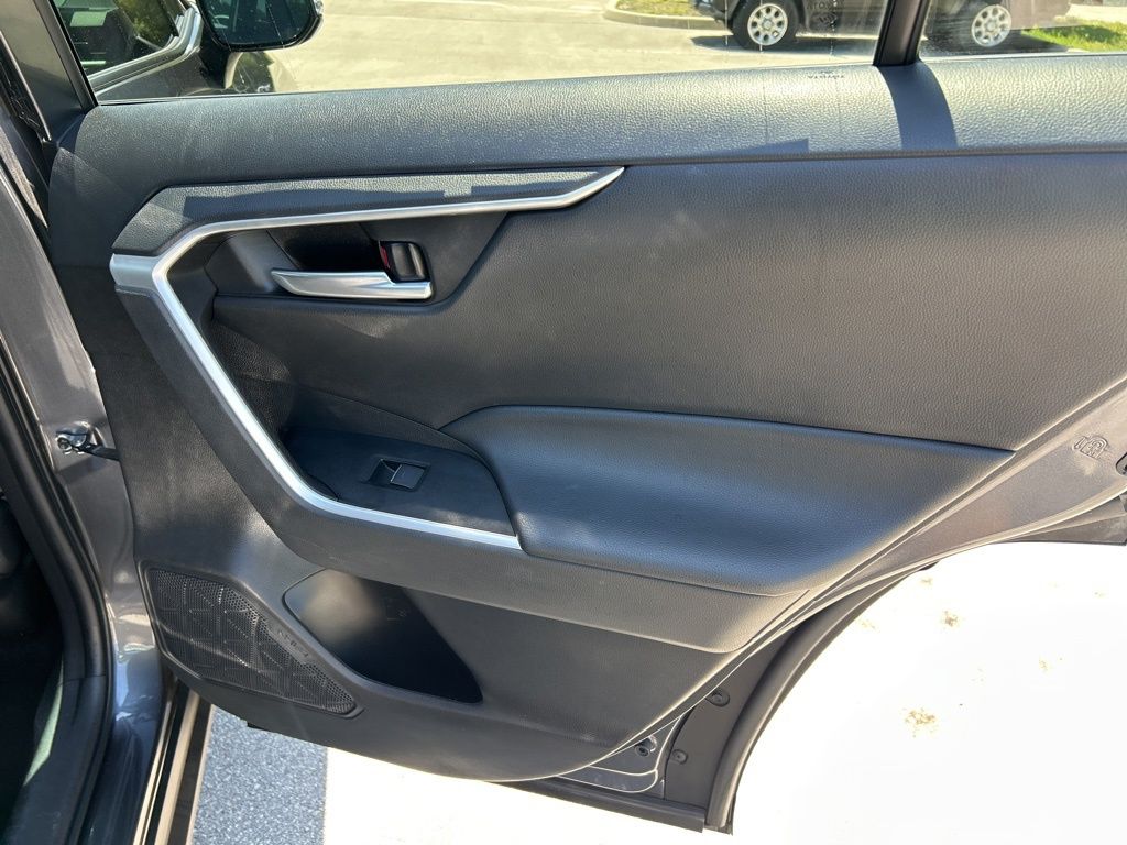 2023 Toyota RAV4 XLE Premium photo 38