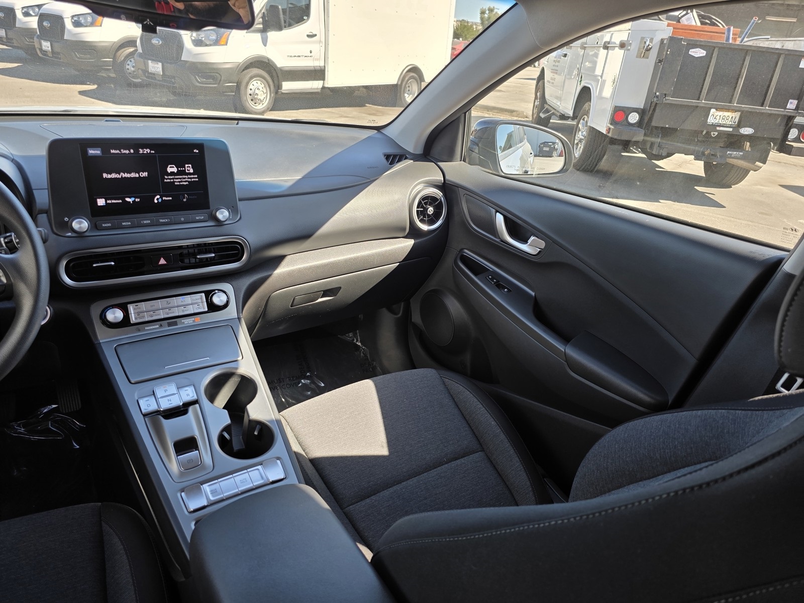 2022 Hyundai Kona Electric SEL photo 17