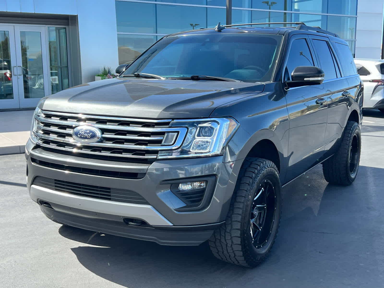 2019 Ford Expedition XLT photo 2