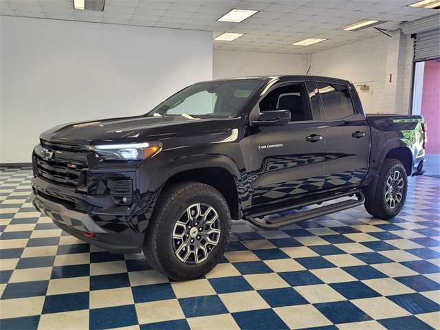2024 Chevrolet Colorado Z71 photo 3