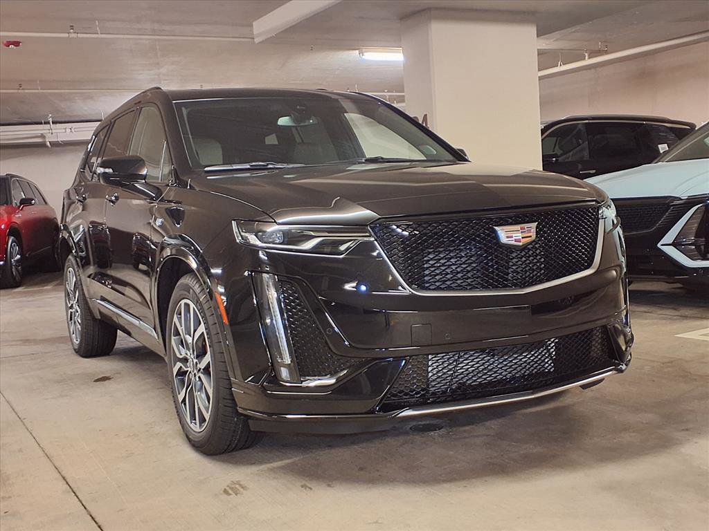 2025 Cadillac XT6 Sport photo 3