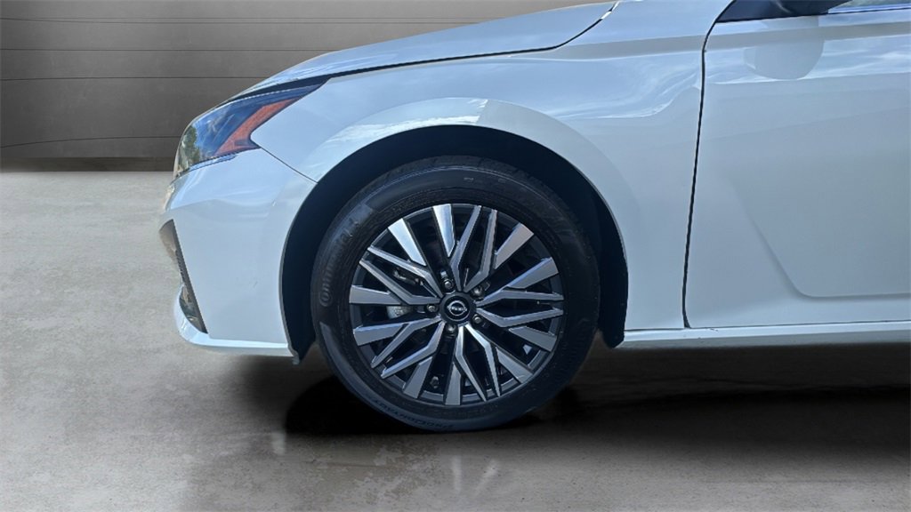 2023 Nissan Altima 2.5 SV photo 21