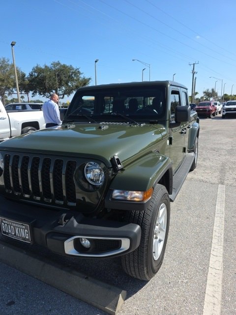2021 Jeep Gladiator Sport S's photo
