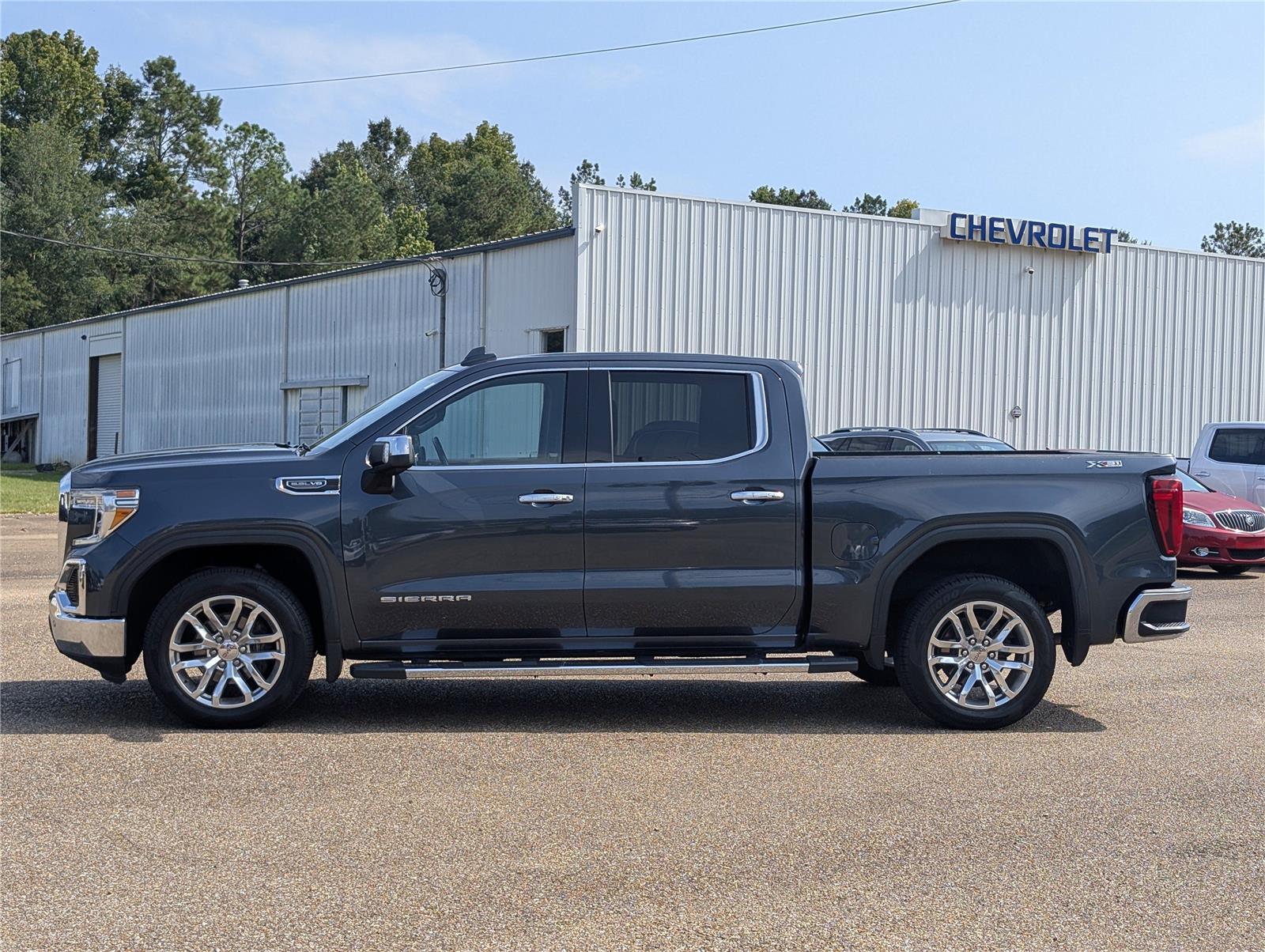 2021 Gmc Sierra 1500 SLT photo 2